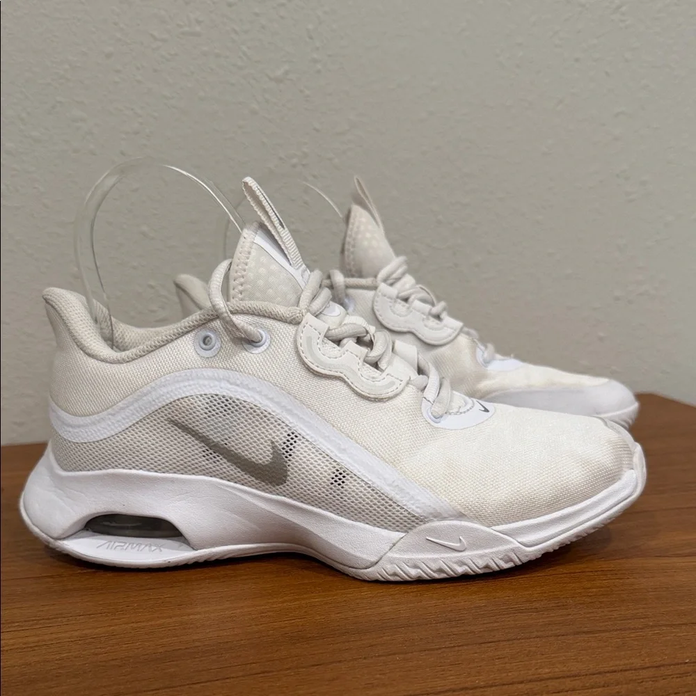 Nike Air Max Volley Sneakers Women’s 6 White Silver Volleyball Court Shoes